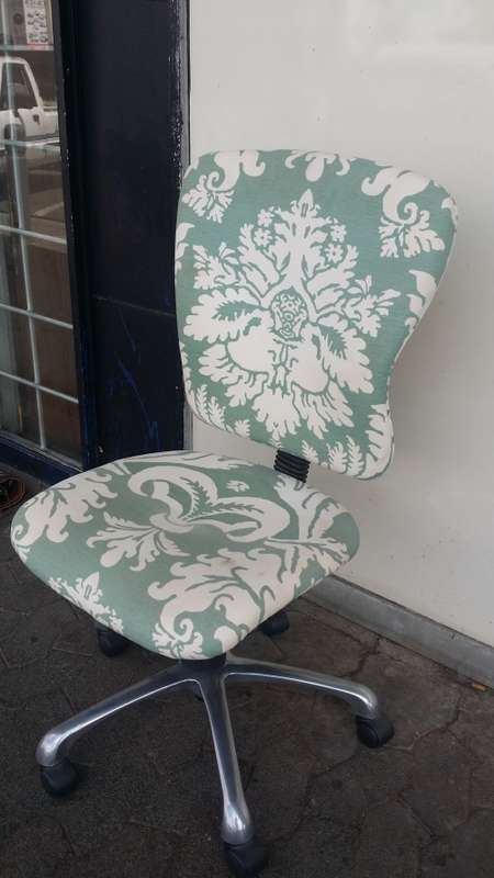 TYPIST CHAIR ON CASTERS  /  BUYER MUST COLLECT EDENVALE JHB