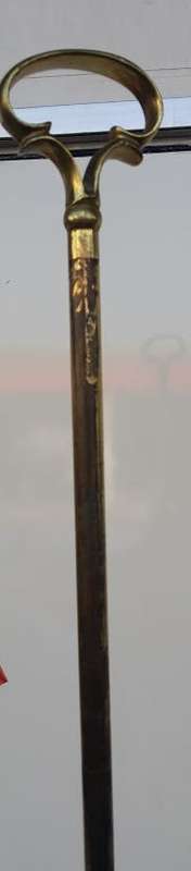 BRASS STANDING LAMP WITH BEAUTIFUL FIGURINE  DETAIL  / BUYER MUST COLLECT IN EDENVALE JHB