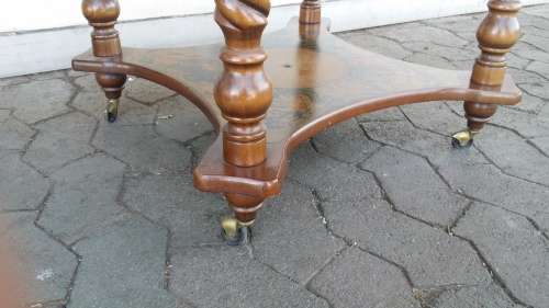 A MAGNIFICENT WOODEN  WORLD GLOBE  BAR ,  LID DOME LIFTS OPEN TO BAR  / COLLECTION ONLY EDENVALE JHB