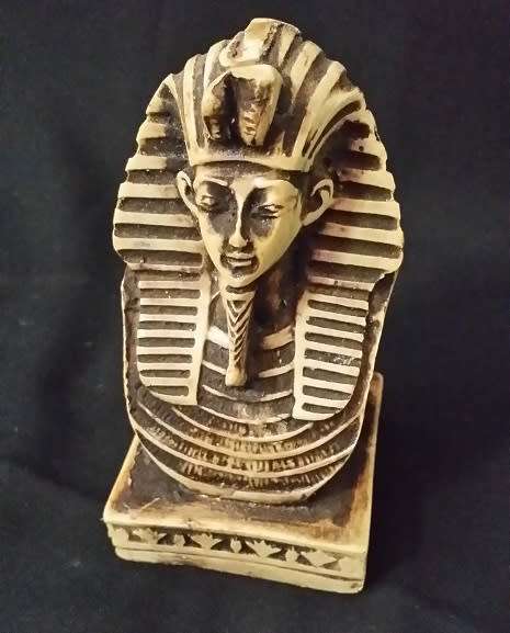 EGYPTIAN PHAROAH  TUTANKHAMEN