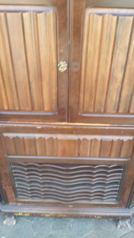 BLACK FRIDAY SALE !! IMBUIA BALL AND CLAW  SHOWCASE CABINET   /  BUYER MUST COLLECT EDENVALE JHB