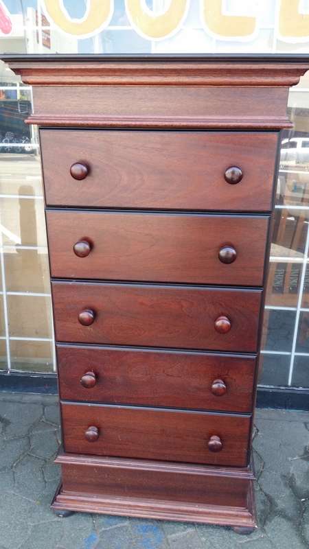 LOVELY WETHERLEY,S  TALLBOY 5 DRAWER CHEST OF DRAWERS  /  BUYER MUST COLLECT EDENVALE JHB