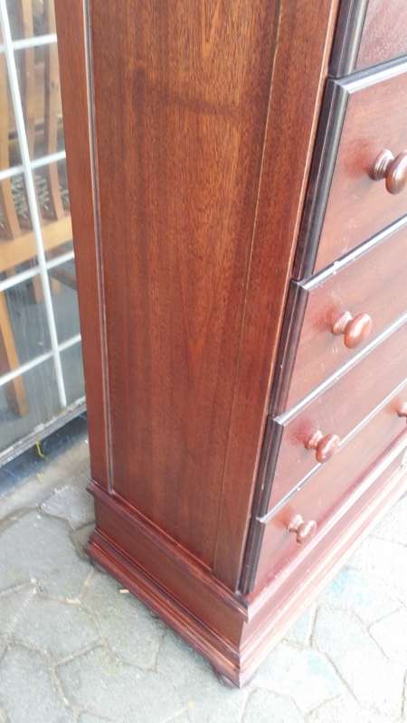 LOVELY WETHERLEY,S  TALLBOY 5 DRAWER CHEST OF DRAWERS  /  BUYER MUST COLLECT EDENVALE JHB