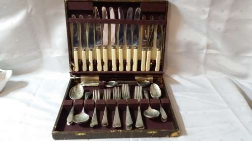VINTAGE SHEFFIELD CUTLERY SET IN BOX 45 PIECE