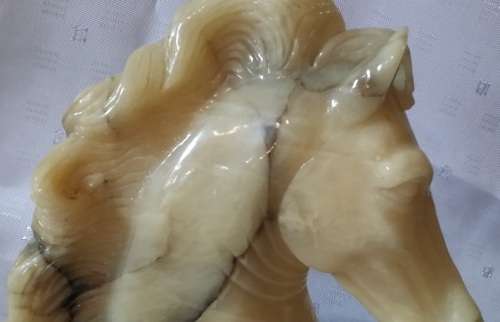 A MARVELOUS ONYX COMO ORIGINAL  HORSE HEAD STATUE