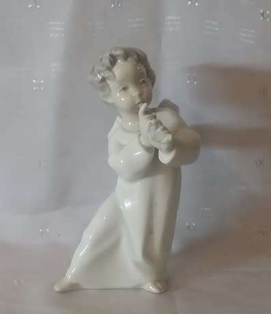 LLADRO  ANGLE FIGURINE