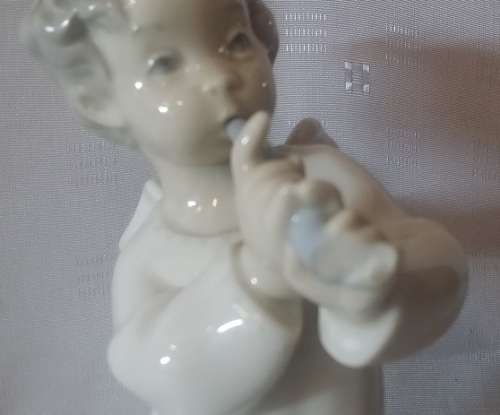 LLADRO  ANGLE FIGURINE