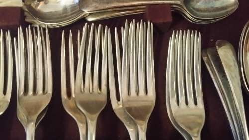 VINTAGE SHEFFIELD CUTLERY SET IN BOX 45 PIECE