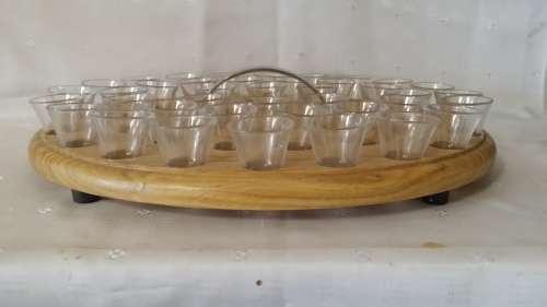 WOODEN OAK  TRAY WITH SHOT / SHOOTER /  NAGMAAL  / COMMUNION GLASSES