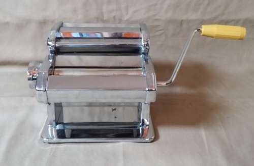 PASTA MAKER MACHINE