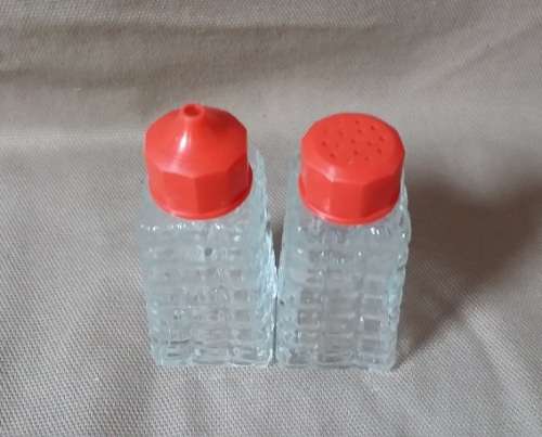 VINTAGE SALT AND PEPPER SHAKER SET