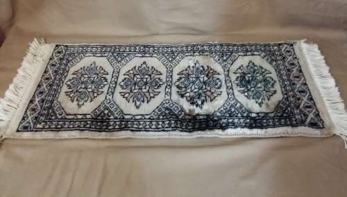 STUNNING PAKISTAN PERSIAN  PRAYER / TABLE  RUG MAT 60 CM X 31 CM