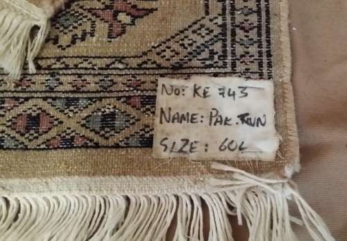 STUNNING PAKISTAN PERSIAN  PRAYER / TABLE  RUG MAT 60 CM X 31 CM