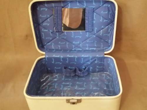VINTAGE VANITY CASE