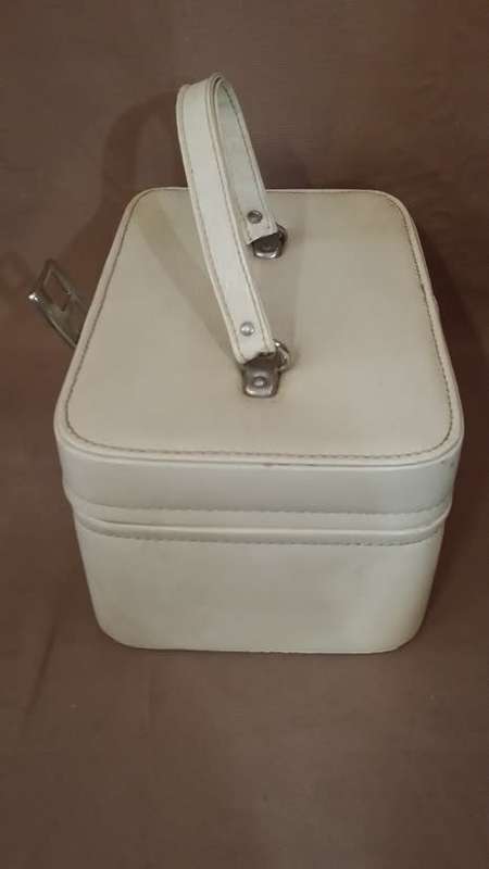 VINTAGE VANITY CASE