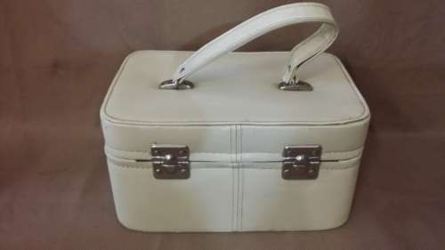 VINTAGE VANITY CASE