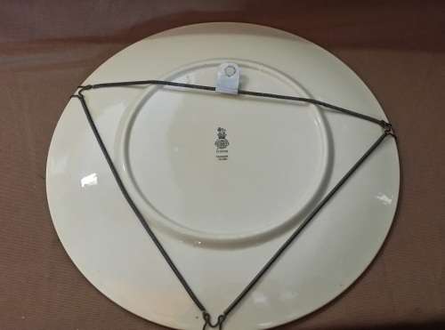 ROYAL DOULTON TREASURE ISLAND 34 CM PLATE