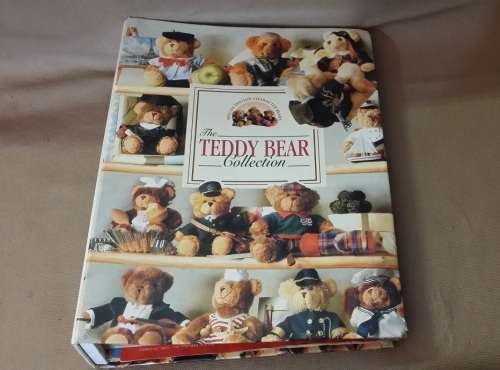 THE  TEDDY BEAR COLLECTION BOOK