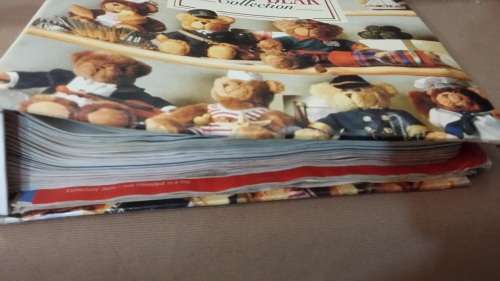 THE  TEDDY BEAR COLLECTION BOOK