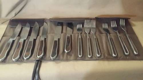 12 PIECE STEAK KNIFE SET AND FORKS
