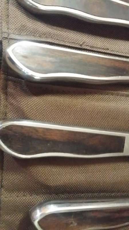 12 PIECE STEAK KNIFE SET AND FORKS