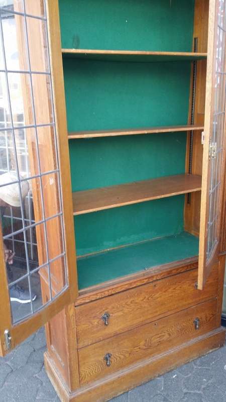 WOODEN LEAD GLASS LIBRARY CUPBOARD  /  BUYER MUST COLLECT  JHB