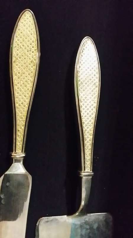 SILVER PLATED CAKE LIFTER AND CAKE KNIFE SET