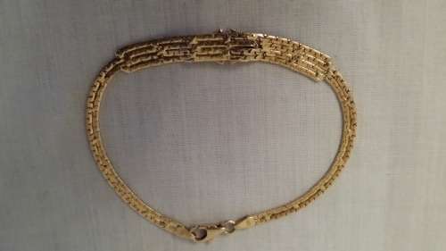 14ct  GOLD AND 10 SMALL  DIAMONDS BRACELET
