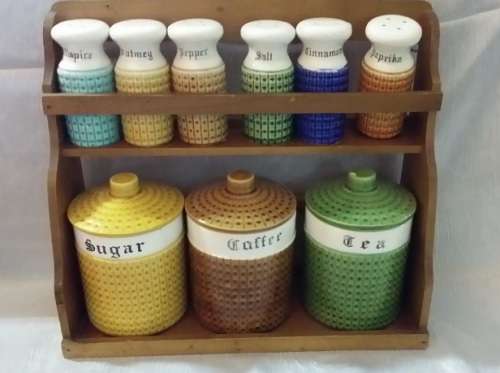 SPICE SET IN RACK