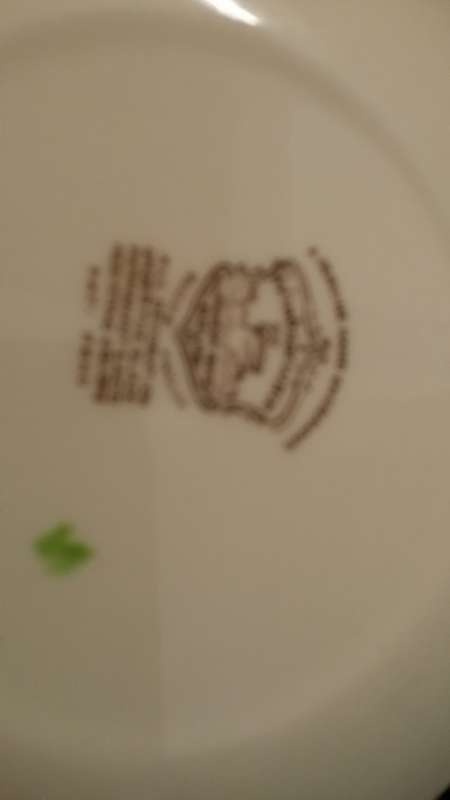 JOHNSON BROS  HAND ENGRAVED  ENGLAND PLATE  16 CM