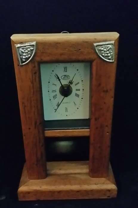 REAL ZENITH  WOODEN QUARTZ PENDULUM   MANTEL CLOCK 17 X 11 X 5 CM