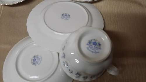 ROYAL ALBERT MEMORY LANE BONE CHINA ENGLAND 18 PIECE TEA SET