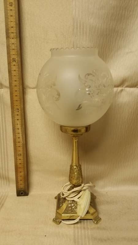 BEAUTIFUL BRASS TABLE LAMP