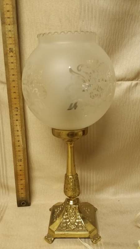 BEAUTIFUL BRASS TABLE LAMP
