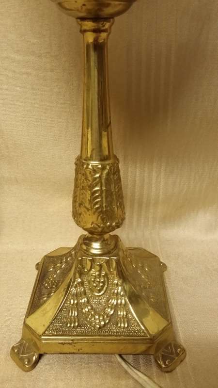 BEAUTIFUL BRASS TABLE LAMP