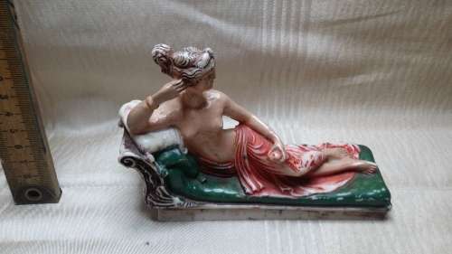 VINTAGE ARTAFINA ITALIAN  LADY FIGURINE ORNAMENT