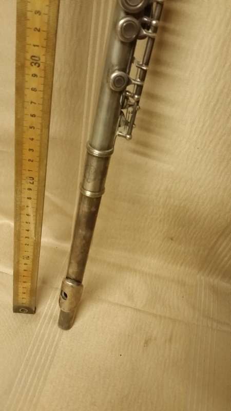 MUSIC INSTRUMENT NO MOUTH PIECE / CAN  ALSO  BE USED AS DECOR