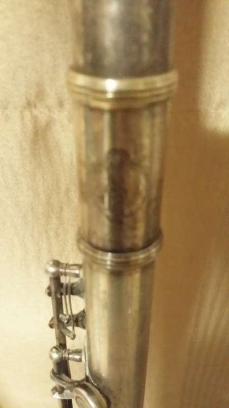 MUSIC INSTRUMENT NO MOUTH PIECE / CAN  ALSO  BE USED AS DECOR