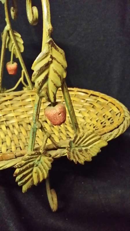 Metal and Wicker Basket Stand 28  X 20 cm