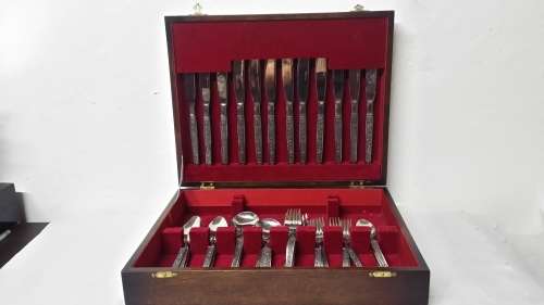42 PIECE CUTLERY SET IN WOODEN CUTLERY BOX