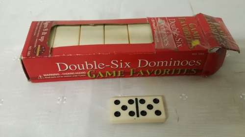 DOUBLE SIX DOMINOes SET