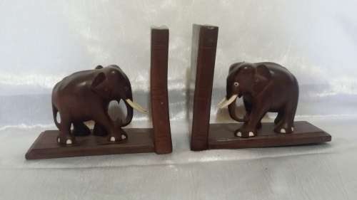 WOODEN BOOKENDS ELEPHANTS HAND CARVED POLISHED  16 CM X 12 CM