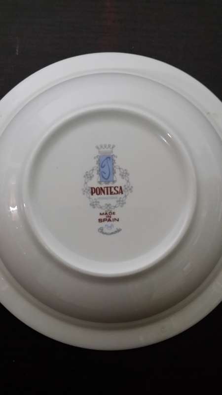 41 PIECE PONTESA  SPAIN VINTAGE  DINNER SET AND TEA SET  / COLLECTION IN EDENVALE ONLY