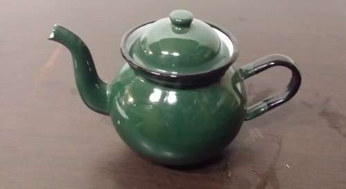 GREEN ENAMEL KETTLE 12 X 11 CM