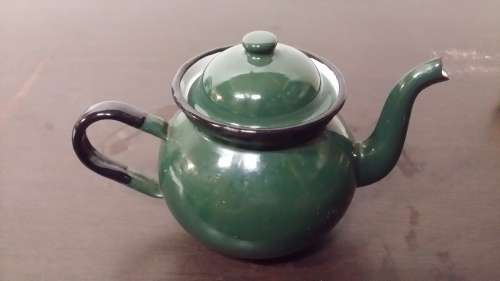 GREEN ENAMEL KETTLE 12 X 11 CM