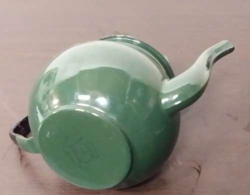 GREEN ENAMEL KETTLE 12 X 11 CM