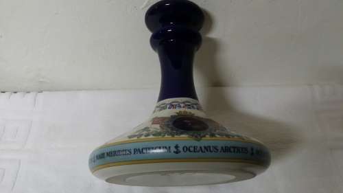 WADE STAFFORDSHIRE ENGLAND DECANTER 23 CM X 20 CM