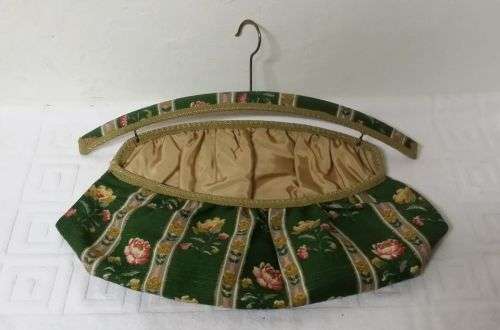 VINTAGE PEG STORAGE HOLDER HANGER 42 CM X 29 CM