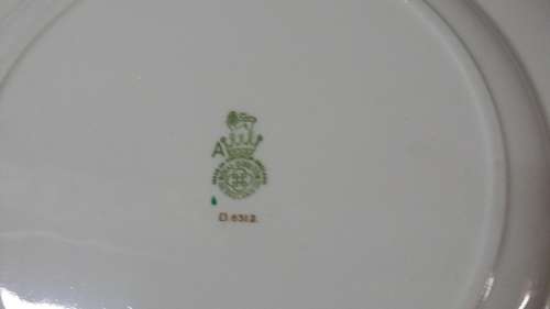ROYAL DOULTON   DISLAY PLATE 26 CM