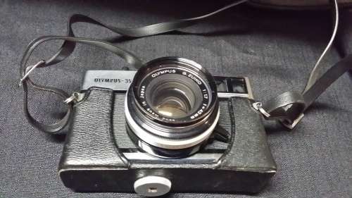 OLYMPUS 35MM FILM CAMERA